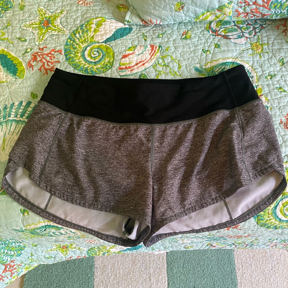 Lululemon Shorts Grey Size 4 Zipper Pocket Running Workout